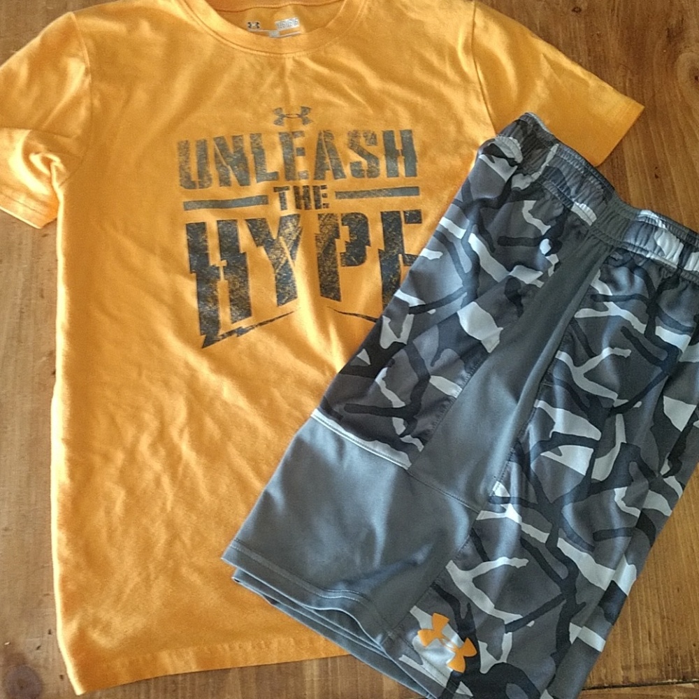 Under Armour lot of shorts and shirts